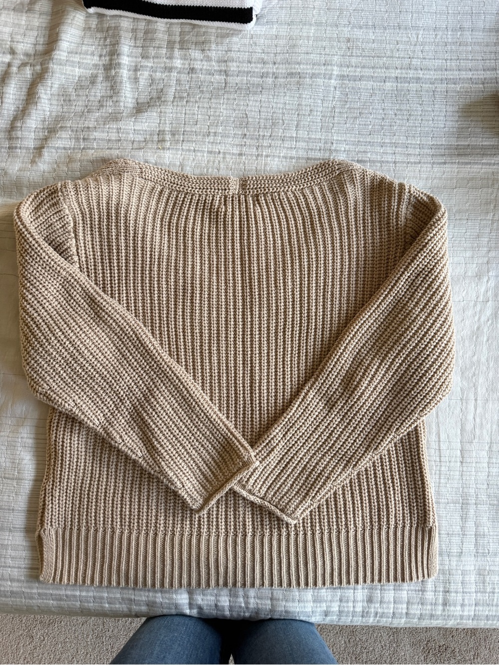 Universal Thread Beige V-Neck Ribbed Knit Sweater - Picture 3 of 5